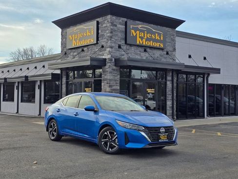 Used 2024 Nissan Sentra SV image 1