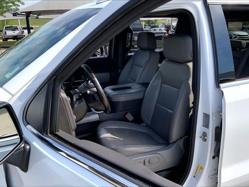 Used 2019 Chevrolet Silverado 1500 LTZ w/ LTZ Premium Package AWD/4WD image 8