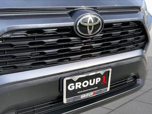 Used 2021 Toyota RAV4 XLE Premium FWD image 29