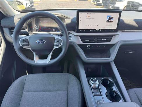 Used 2026 Ford Explorer Active AWD/4WD image 21