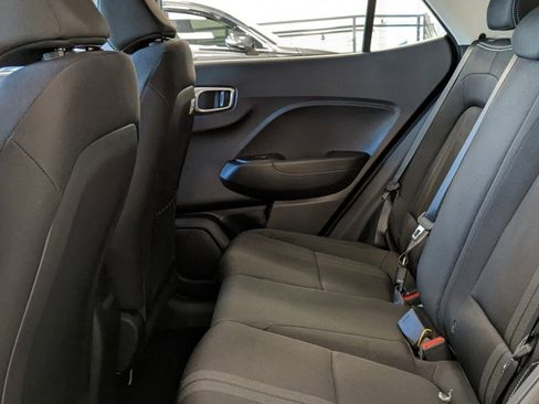 New 2025 Hyundai Venue SEL image 17