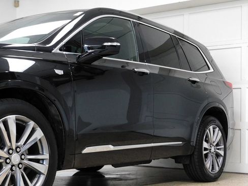 Used 2025 Cadillac XT6 Premium Luxury AWD/4WD image 16
