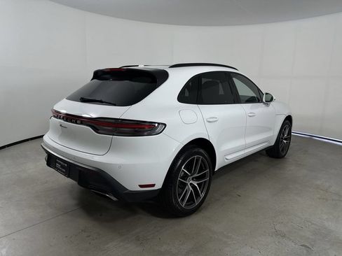 Certified 2025 Porsche Macan AWD/4WD image 7