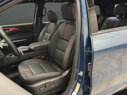 Used 2024 Chevrolet Traverse RS AWD/4WD image 9