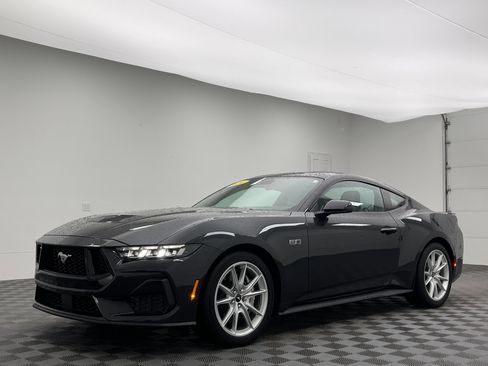 Used 2024 Ford Mustang GT Premium RWD image 2