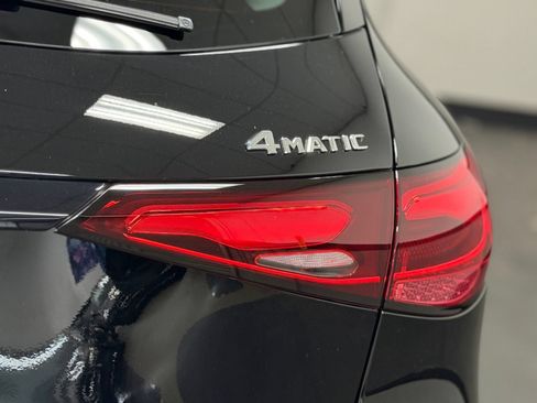 Used 2025 Mercedes-Benz GLC 350e 4MATIC image 15