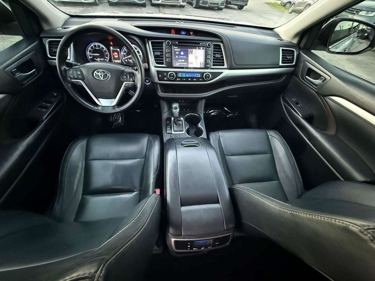 Used 2017 Toyota Highlander XLE AWD/4WD image 44