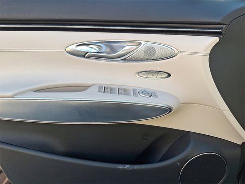 Used 2023 Genesis GV70 2.5T Select w/ Select Package image 13