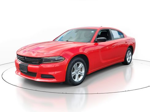 Used 2023 Dodge Charger SXT image 2