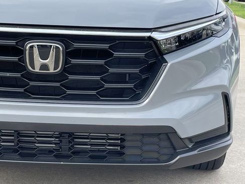 Used 2025 Honda CR-V LX image 7