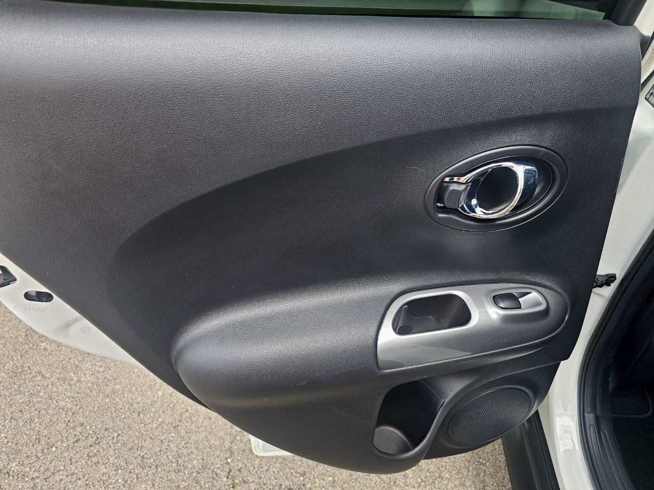 Used 2017 Nissan Juke SL FWD image 23