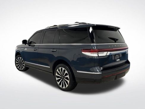 Used 2024 Lincoln Navigator Reserve image 3