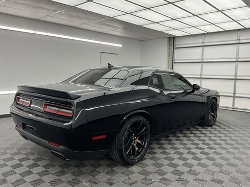 Used 2016 Dodge Challenger SRT Hellcat image 22