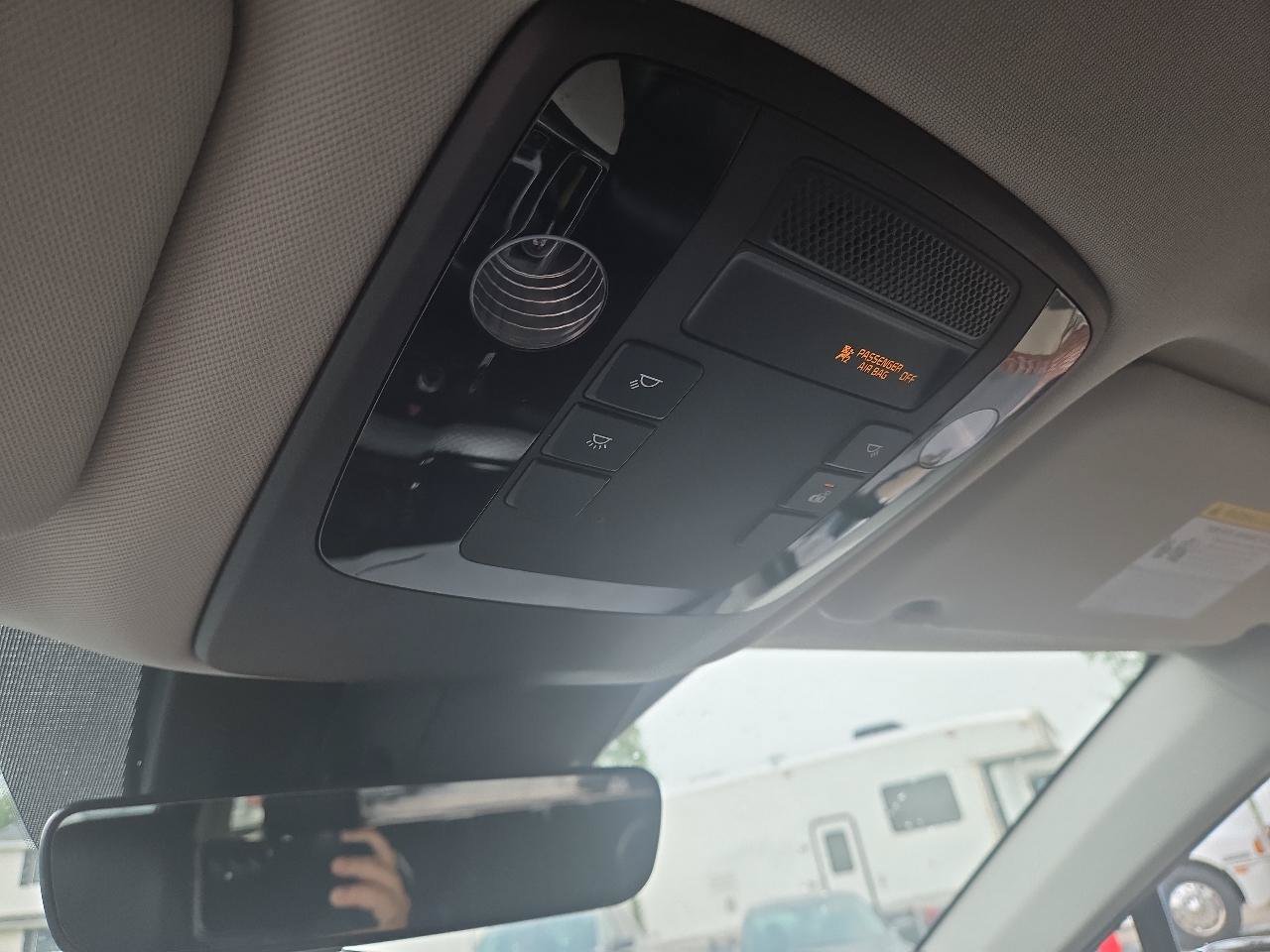 Used 2022 Kia Carnival LX FWD image 27