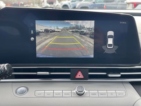 Used 2023 Hyundai Elantra Limited image 12