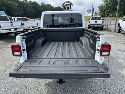 Used 2025 Jeep Gladiator Sport AWD/4WD image 18
