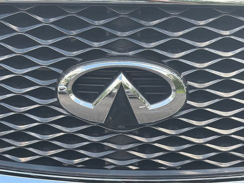 Used 2015 INFINITI QX80 4WD w/ Deluxe Technology Package image 32