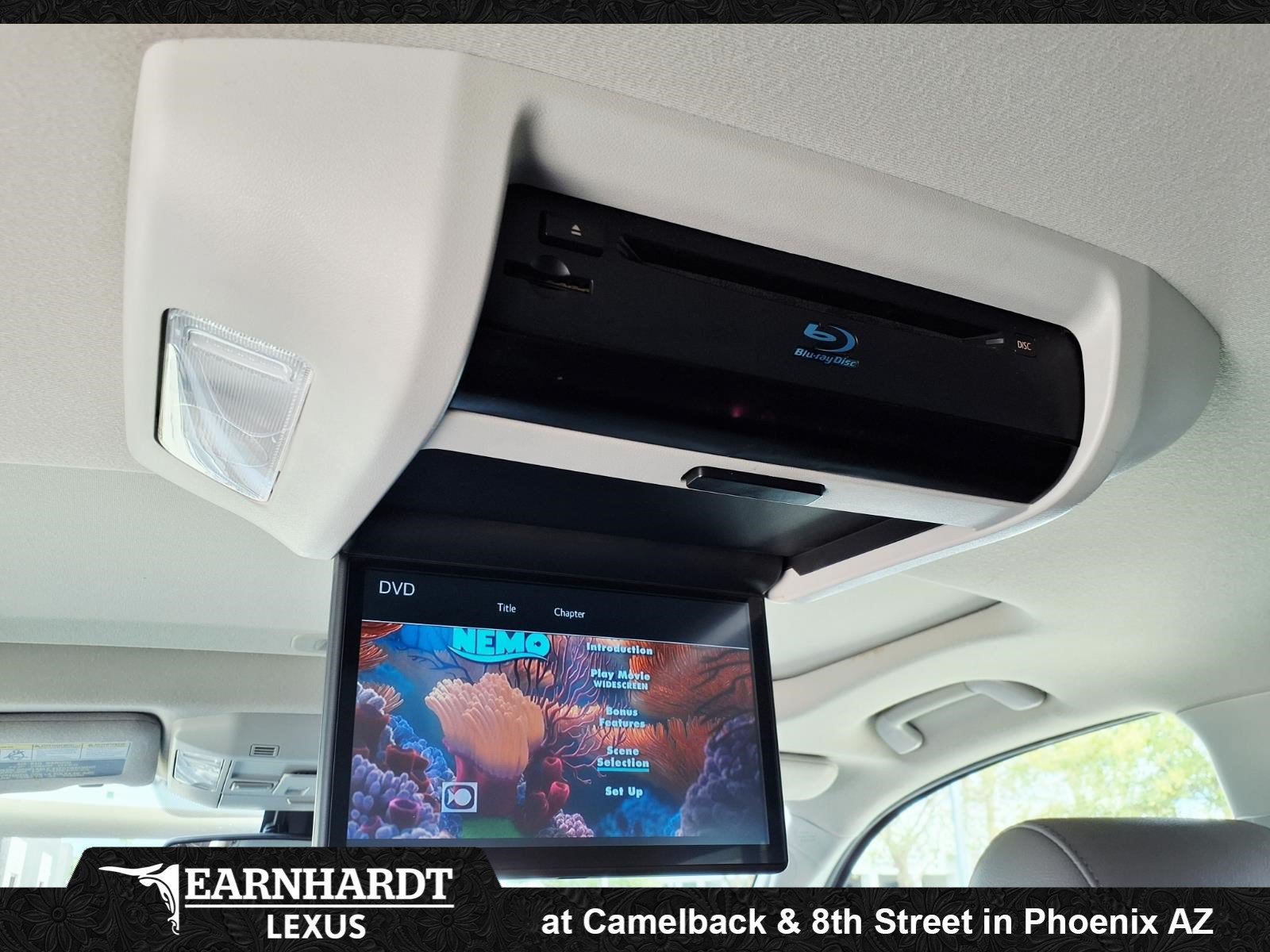 Used 2020 Toyota Sequoia Platinum w/ Four Season Floor Mat Package AWD/4WD image 19