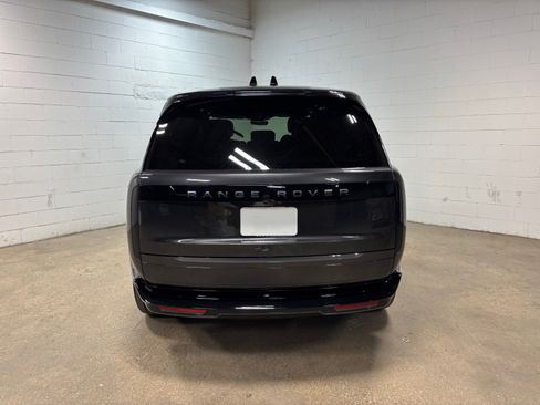 New 2026 Land Rover Range Rover Long Wheelbase SE AWD/4WD image 8