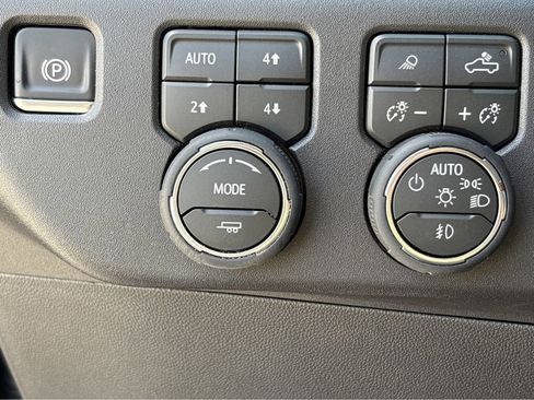 Used 2026 Chevrolet Silverado 1500 LT Trail Boss w/ LT Trail Boss Premium Package AWD/4WD image 12