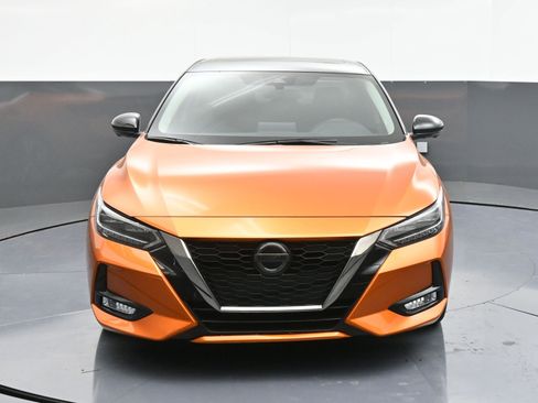 Used 2023 Nissan Sentra SR w/ SR Premium Package image 2