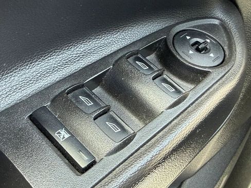 Used 2017 Ford Escape SE AWD/4WD image 23