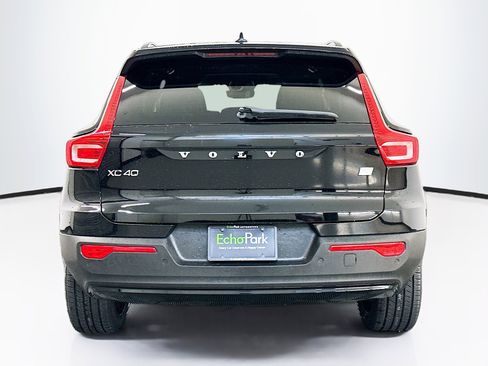 Used 2022 Volvo XC40 P8 Recharge Plus image 7