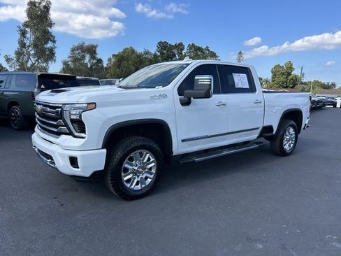 Certified 2024 Chevrolet Silverado 2500 High Country image 3