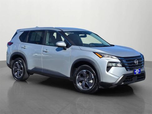 Used 2024 Nissan Rogue SV image 8