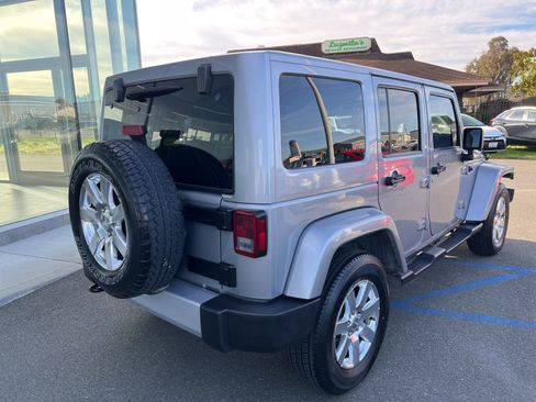 Used 2015 Jeep Wrangler Unlimited Sahara w/ Connectivity Group image 6