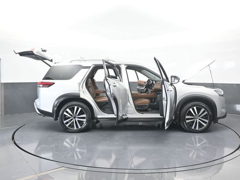 Used 2023 Nissan Pathfinder Platinum image 92
