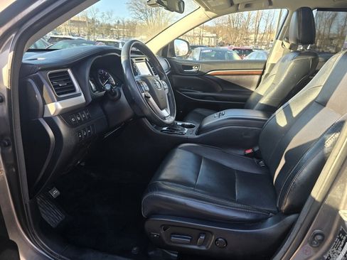 Certified 2016 Toyota Highlander Limited Platinum image 15