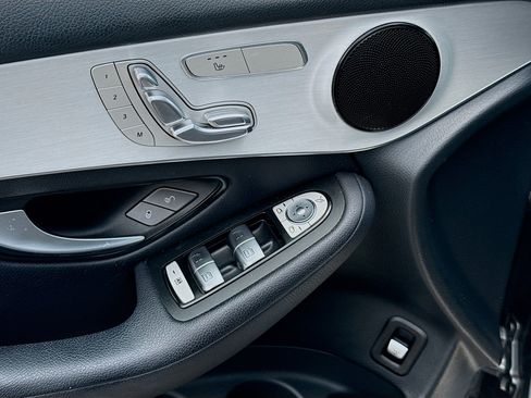 Used 2019 Mercedes-Benz GLC 300 image 22