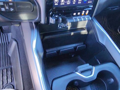 Used 2021 RAM 2500 Laramie w/ Night Edition image 26