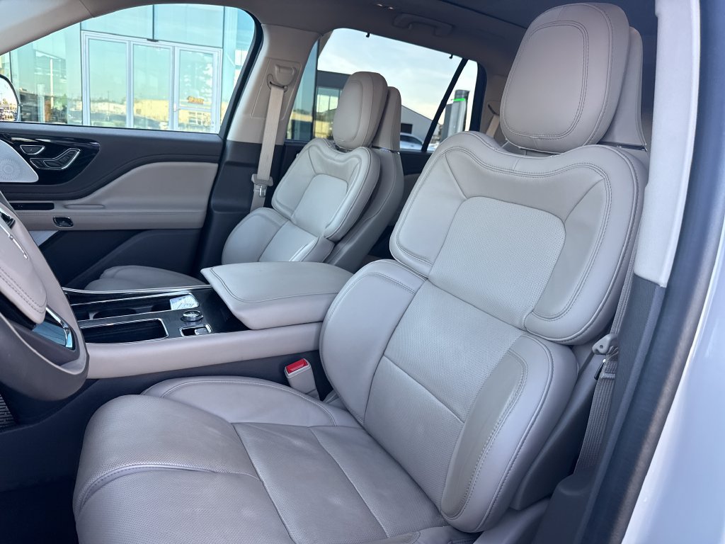 Used 2023 Lincoln Aviator Reserve w/ Equipment Group 201A AWD/4WD image 18