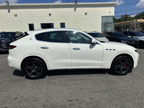 Used 2021 Maserati Levante image 2