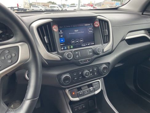 Used 2024 GMC Terrain SLT image 10