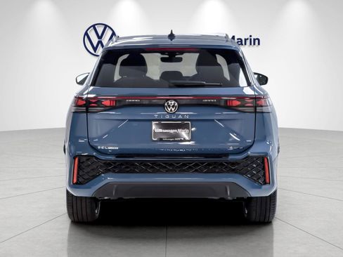 New 2026 Volkswagen Tiguan SEL R-Line AWD/4WD image 4