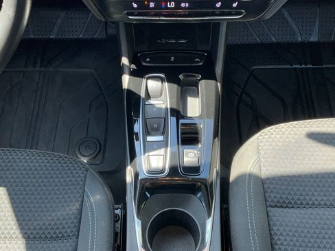 Certified 2023 Chevrolet Bolt EUV LT w/ Comfort Package FWD image 23