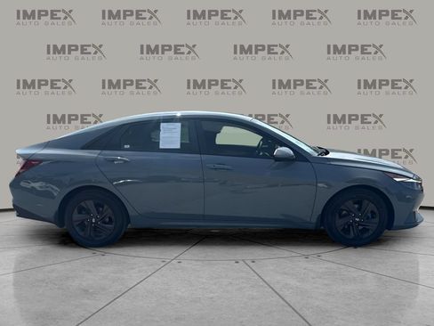 Used 2022 Hyundai Elantra SEL FWD image 6