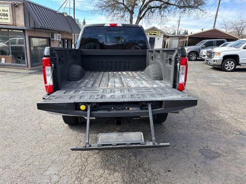 Used 2017 Ford F250 Lariat w/ Lariat Ultimate Package image 29