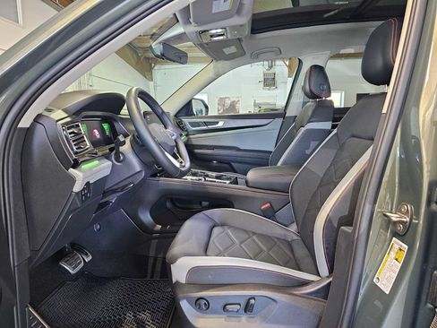 Used 2026 Volkswagen Atlas Peak Edition AWD/4WD image 23
