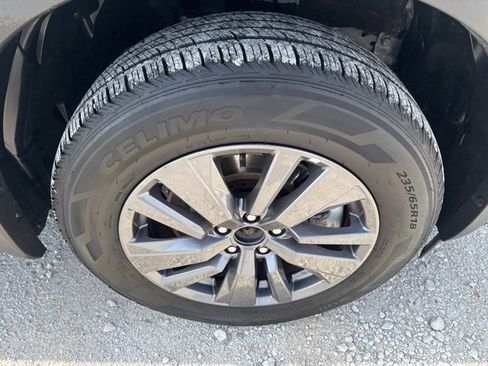 Used 2024 Nissan Pathfinder SV image 26