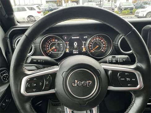 Used 2019 Jeep Wrangler Unlimited Sahara image 31