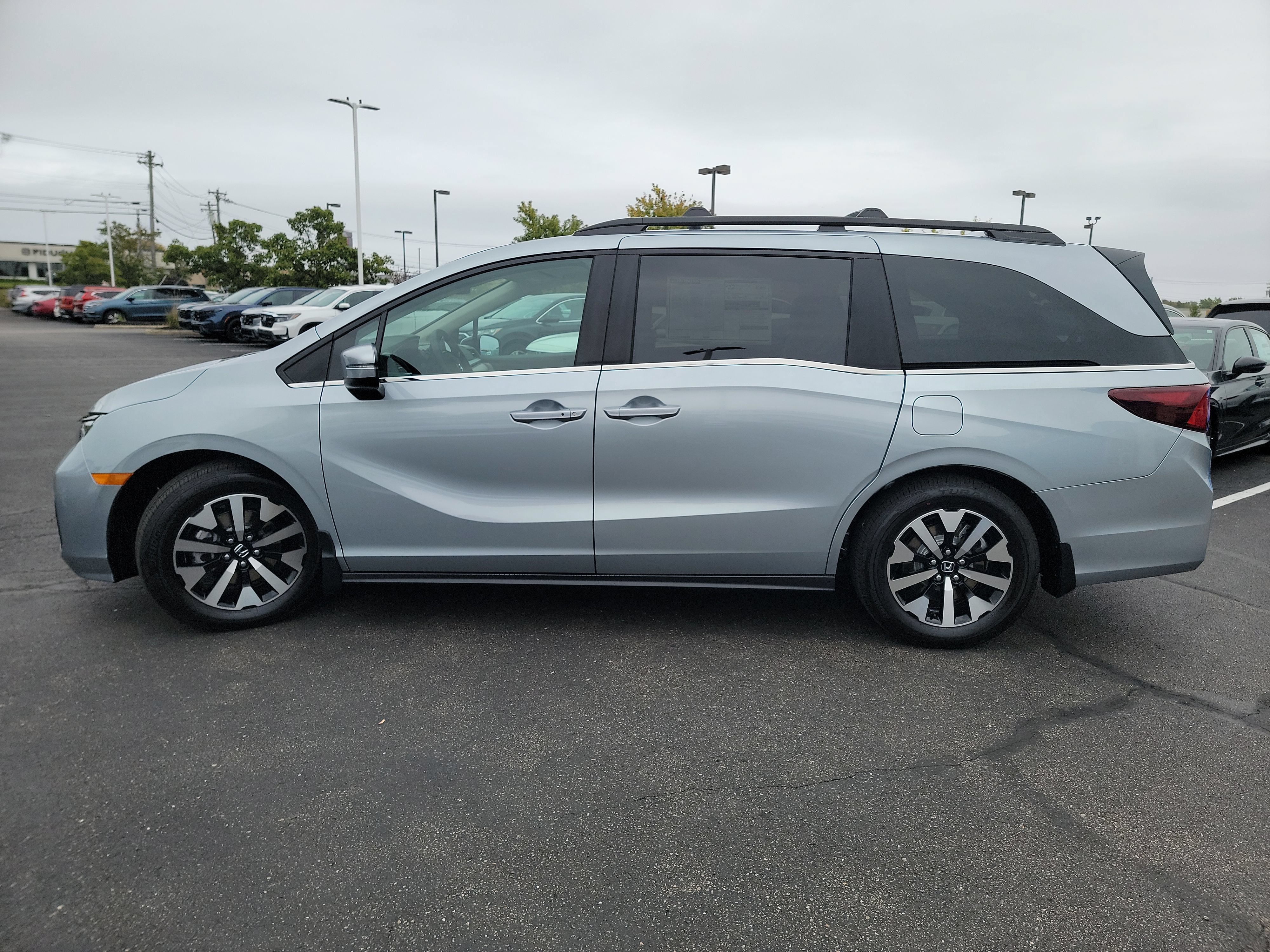 New 2027 Honda Odyssey EX-L image 4