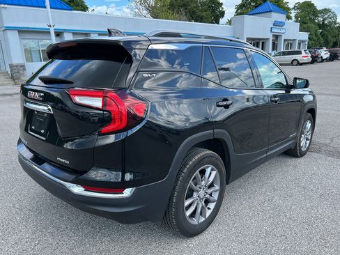 Used 2024 GMC Terrain SLT AWD/4WD image 5