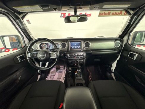 Used 2021 Jeep Wrangler Unlimited Sahara image 37