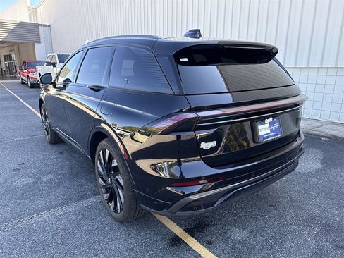 Used 2024 Lincoln Nautilus Reserve w/ Jet Appearance Package (87T) image 5