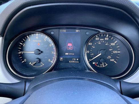 Used 2021 Nissan Rogue Sport SV image 12