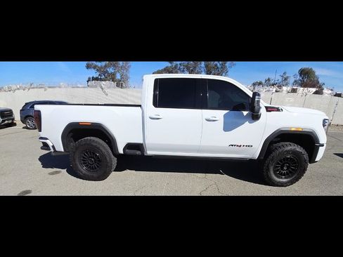 Used 2024 GMC Sierra 2500 AT4 w/ AT4 Premium Plus Package AWD/4WD image 5